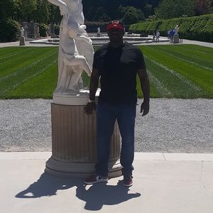 Meet your Posher, Louis